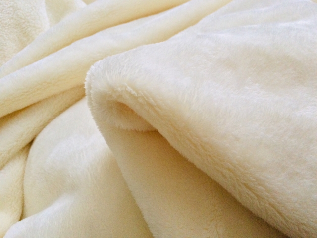 毛布だけで寝るときの気温での選び方